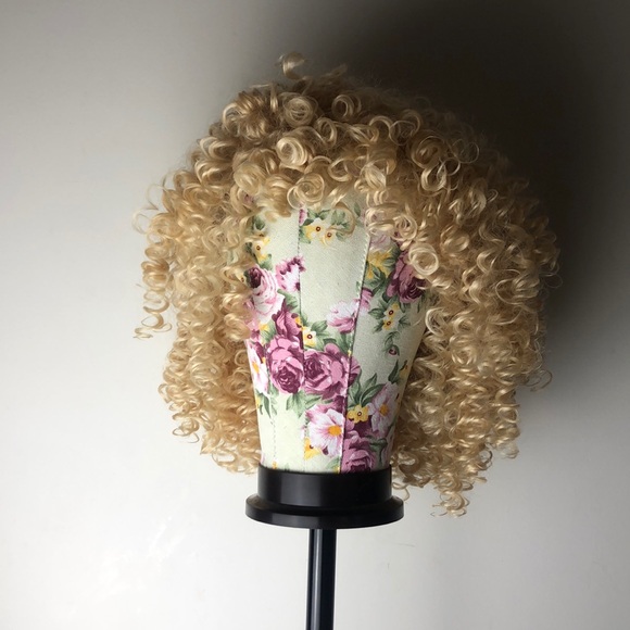 BLONDE CURLY WIG *NWT* - Picture 11 of 13